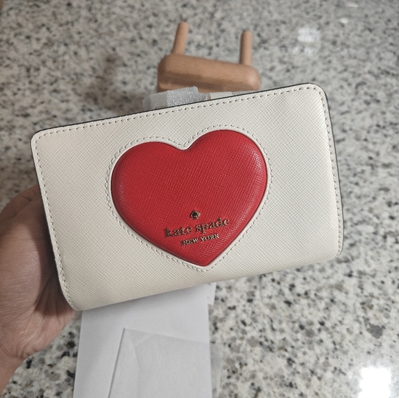 Kate spade Madison Puffy Heart Medium Bifold Wallet - Picture 5 of 8